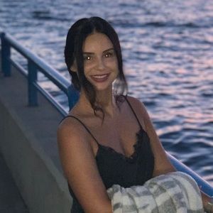 Meet your Posher, Maya